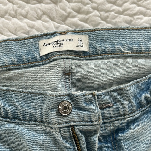 Abercrombie — never worn — great summer staple - Picture 2 of 3